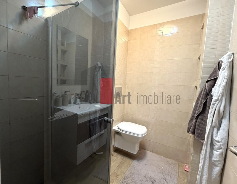 Aparatorii Patriei, Berceni, apartament 4 camere zona