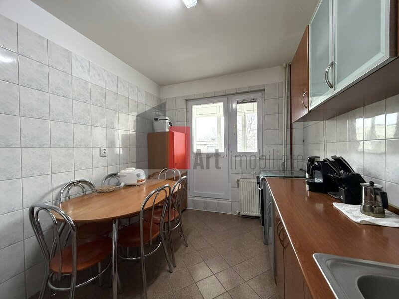 Aparatorii Patriei, Berceni, apartament 4 camere zona